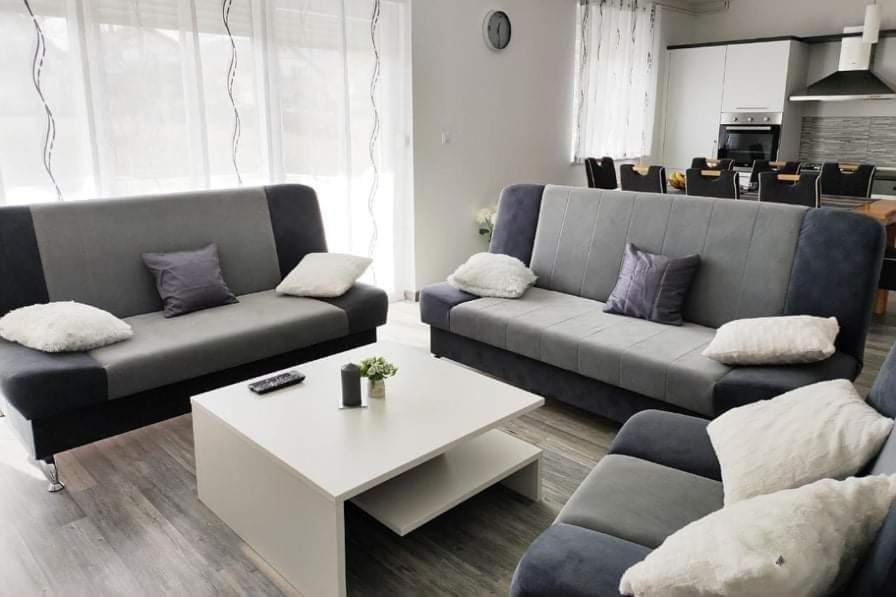 M&S&N Appartement Grabovac  Buitenkant foto