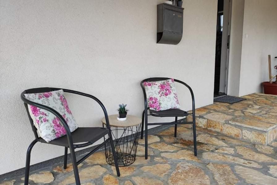M&S&N Appartement Grabovac  Buitenkant foto