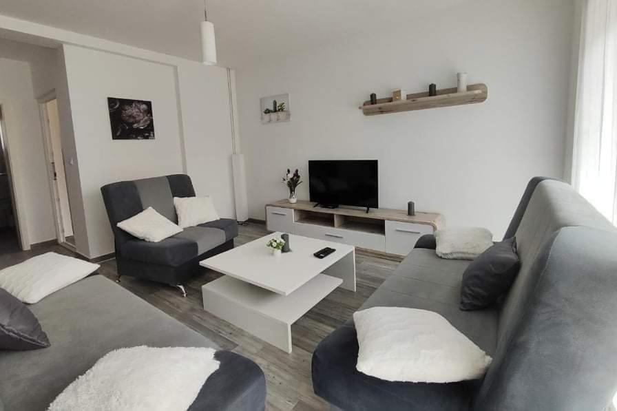M&S&N Appartement Grabovac  Buitenkant foto