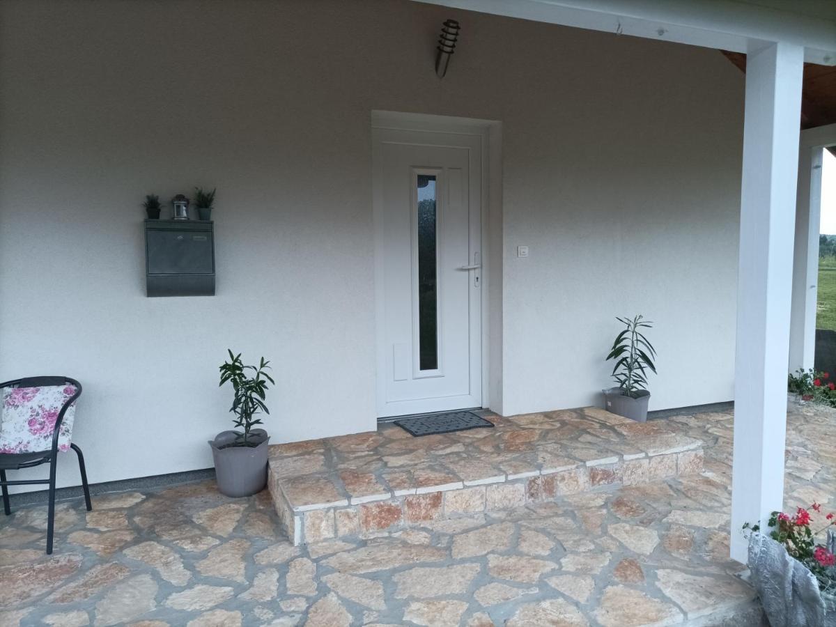 M&S&N Appartement Grabovac  Buitenkant foto